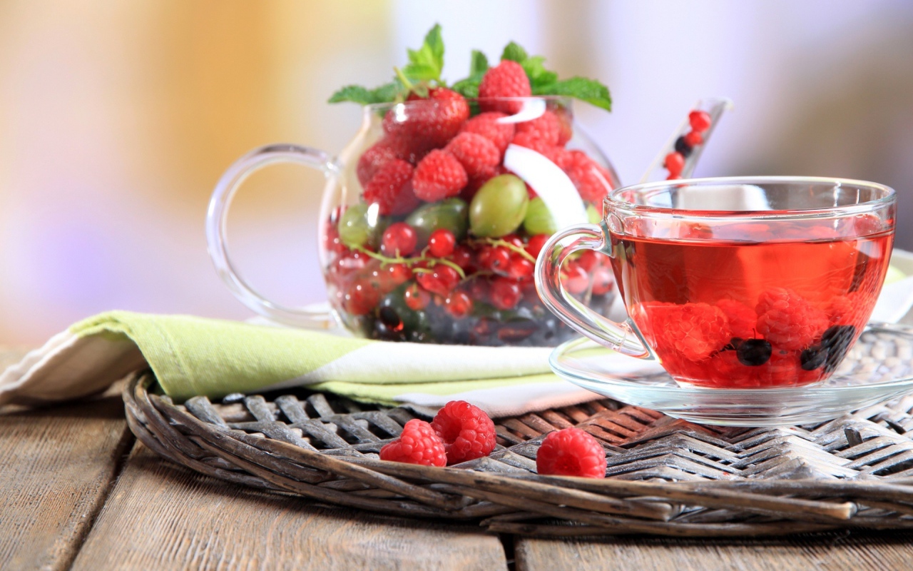Ароматный фруктовый чай с малиной 