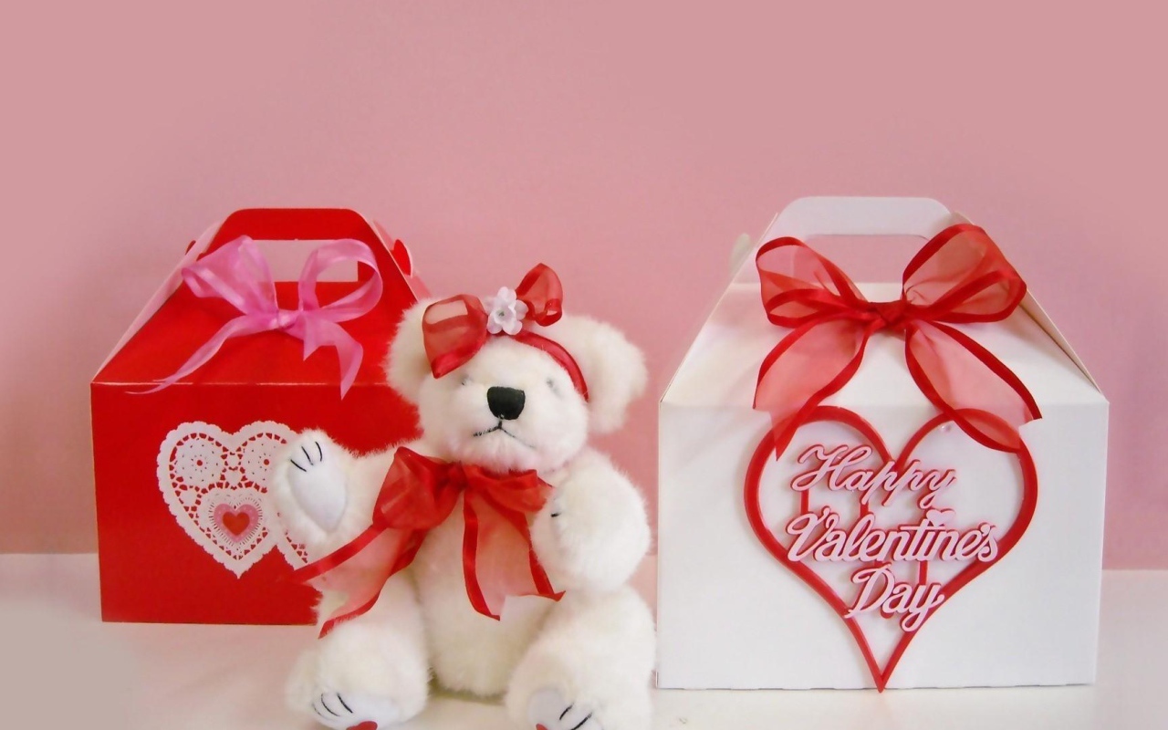 Плюшевый мишка  подарок на День Святого Валентина 