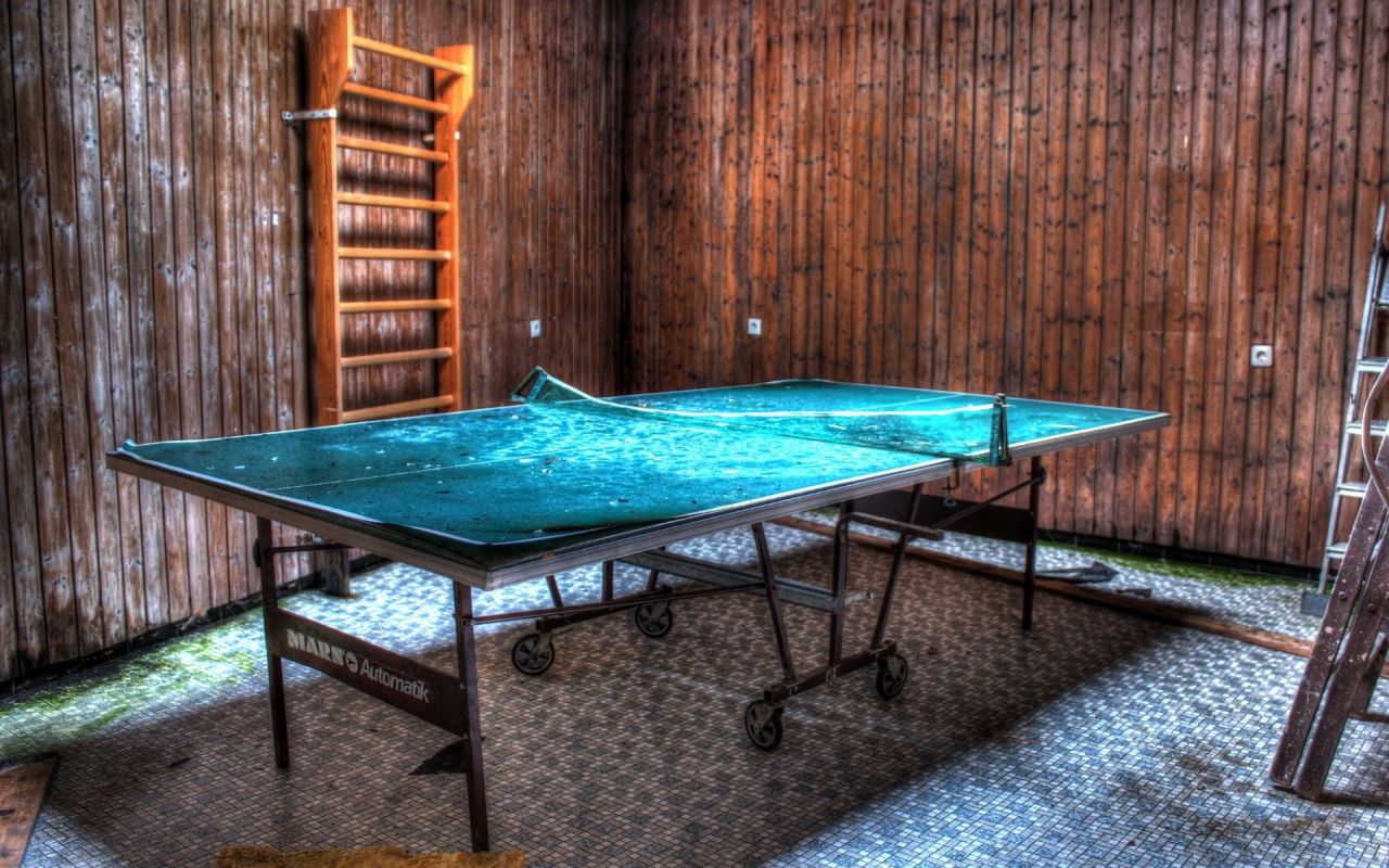 Синий стол для настольного тенниса 