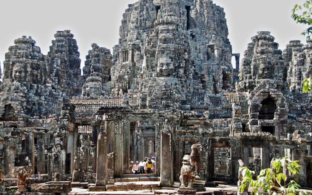 Храм Байон улыбка Ангкора Камбоджа 