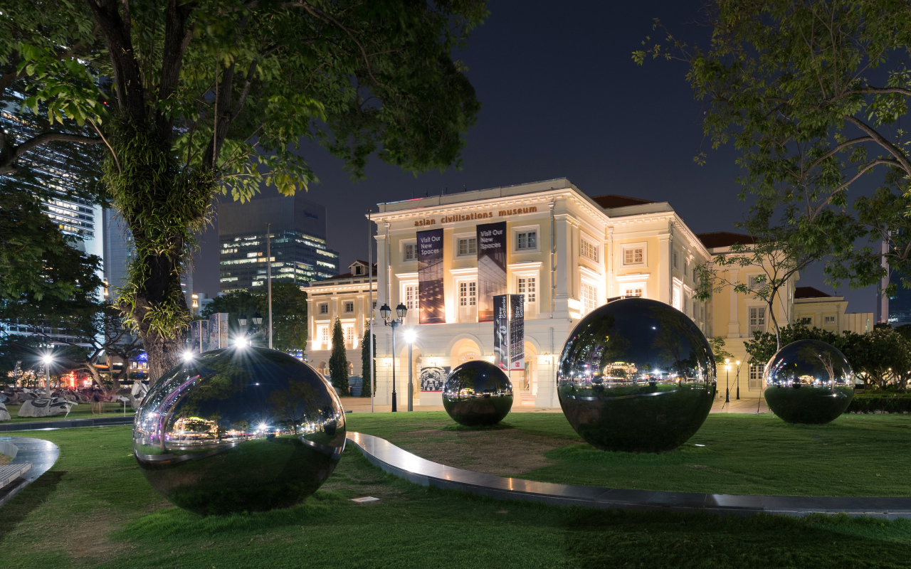 Музей цивилизаций Азии с красивыми черными шарами, Сингапур 