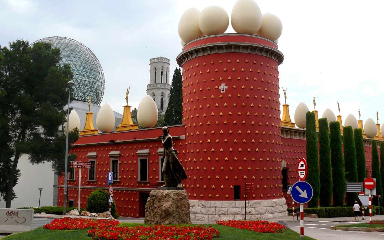 Театр-Музей Дали в Фигерасе, Коста Брава. Испания 