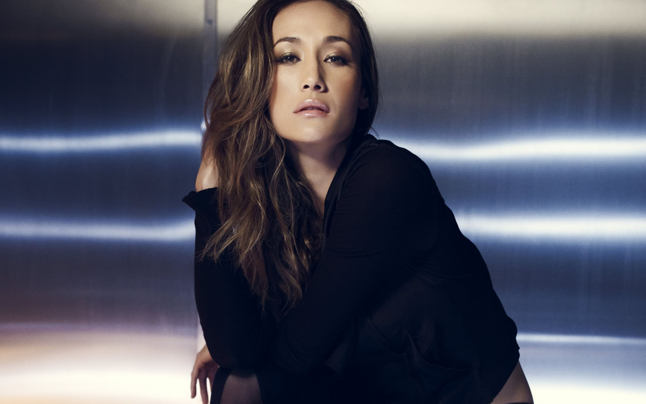 Красивая девушка актриса Мэгги Кью 