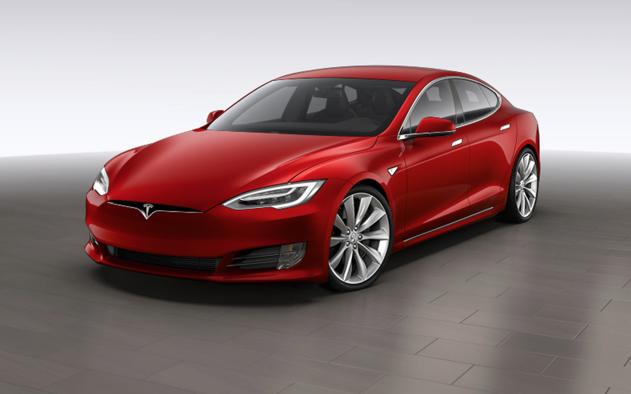 Электрокар Tesla Model S 2016 года