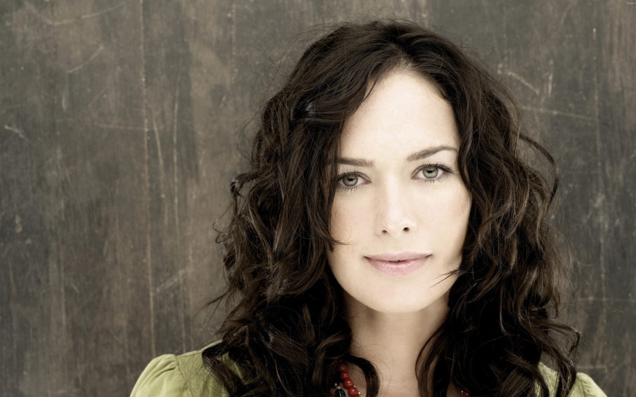 Популярная  английская актриса Лина Хиди