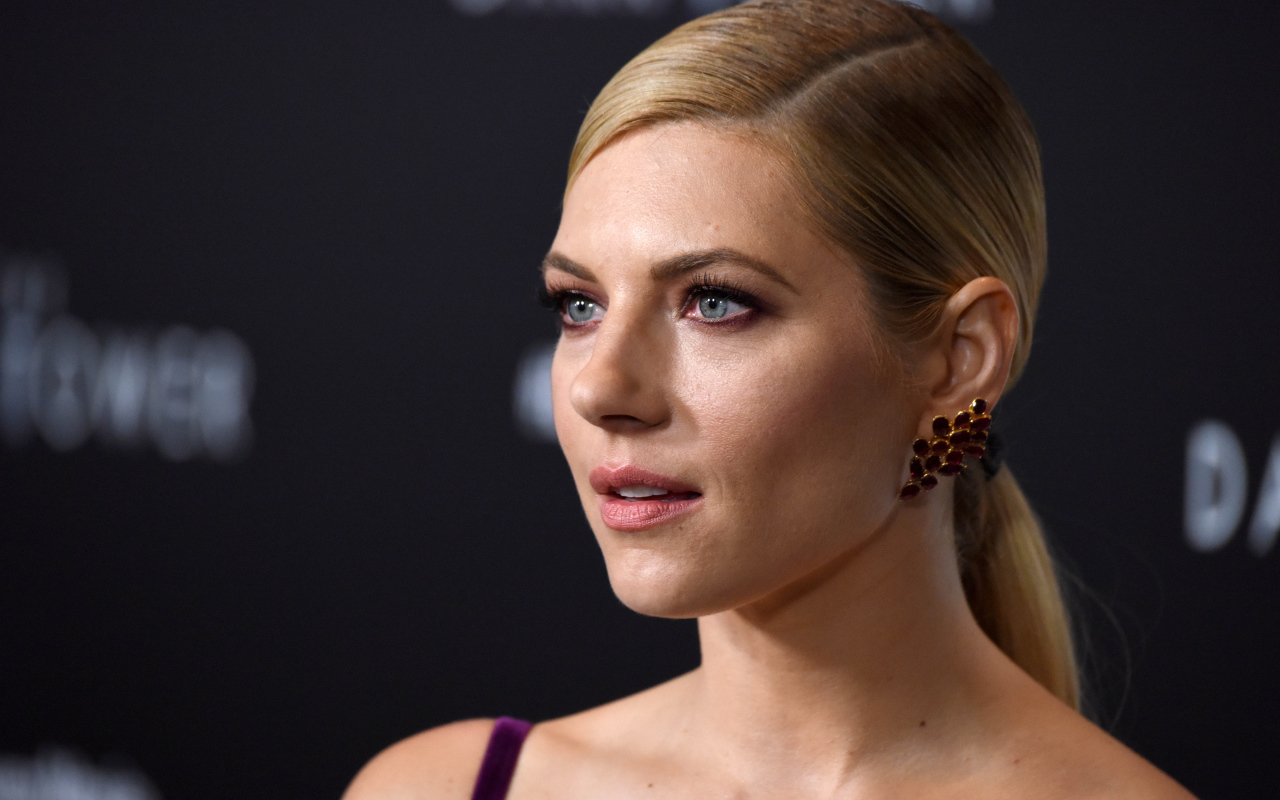 Молодая канадская актриса Кэтрин Винник