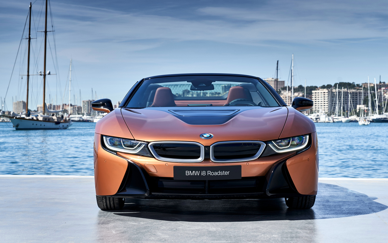 Автомобиль BMW I8 Roadster, 2018 вид спереди