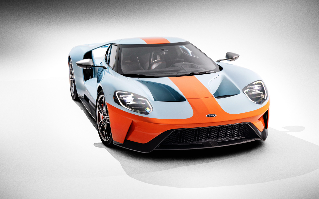 Новый спортивный автомобиль Ford GT Heritage Edition, 2019