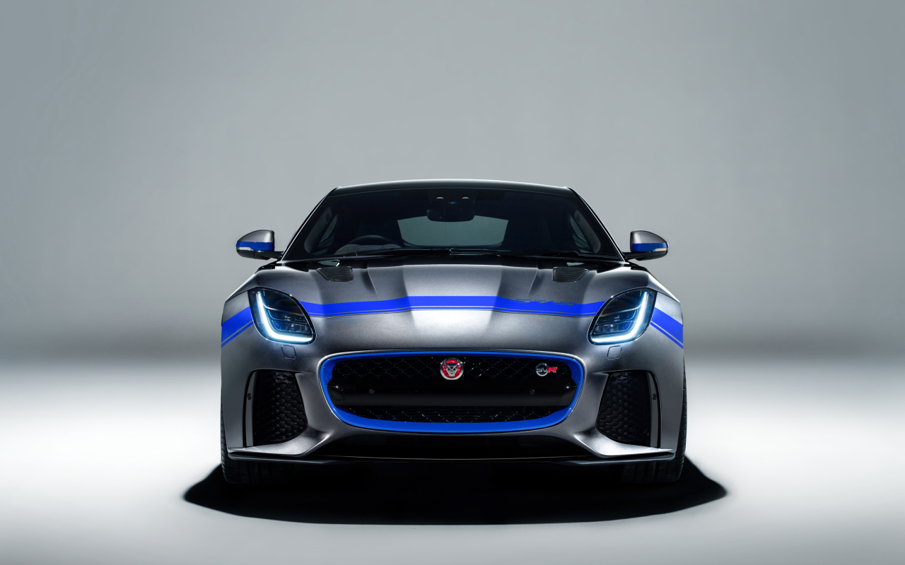 Автомобиль Jaguar F Type SVR Graphic Pack Coupe 2018 года вид спереди