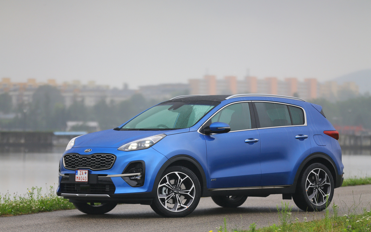 Синий внедорожник KIA Sportage GT Line S 2018 