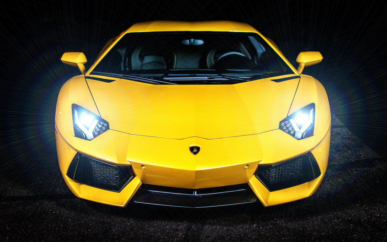 Желтый автомобиль Lamborghini Murcielago, вид спереди