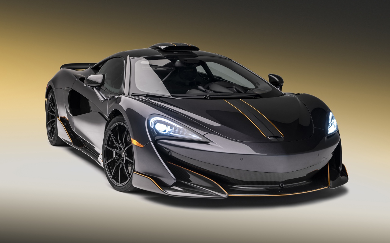 Серебристый спорткар McLaren 600LT, 2019