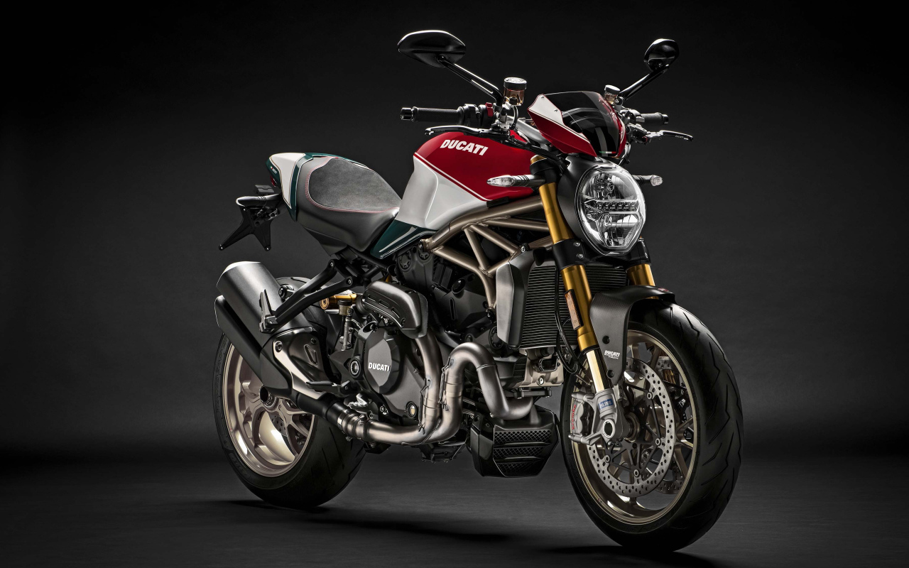 Мотоцикл  Ducati Monster 1200, 2018 года на сером фоне