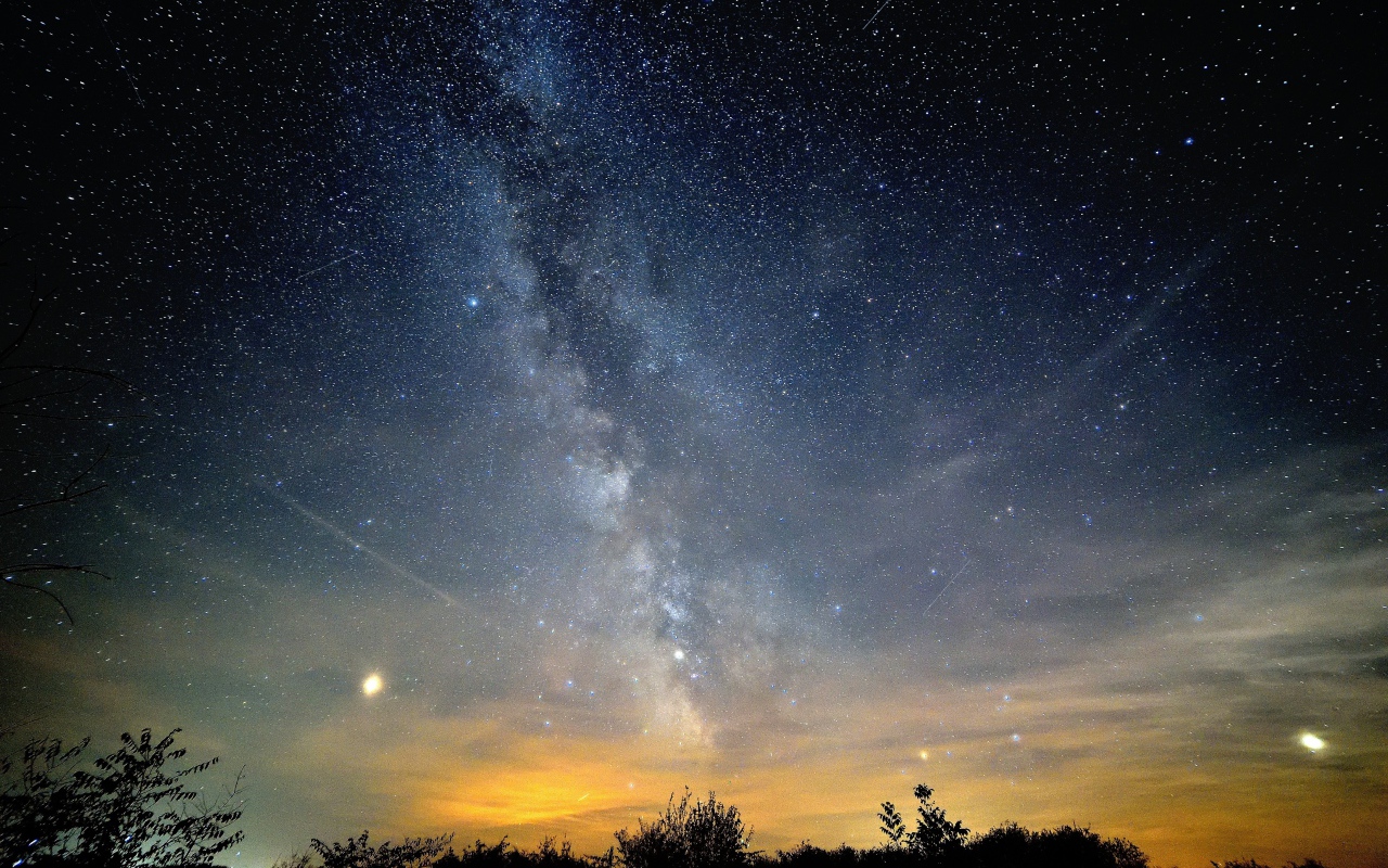 Млечный путь в красивом звездном небе ночью