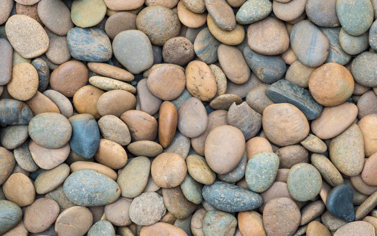 Разноцветные морские камни крупным планом