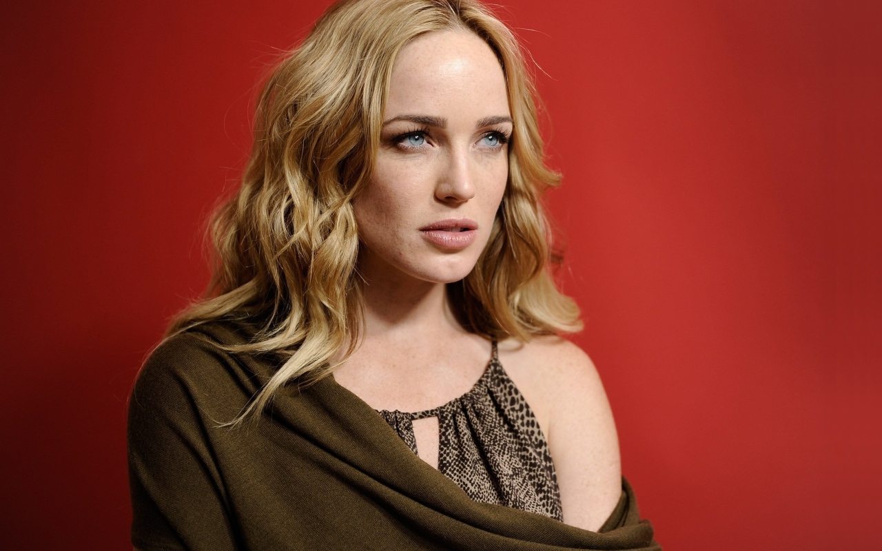 Голубоглазая блондинка, актриса Кейти Лотц