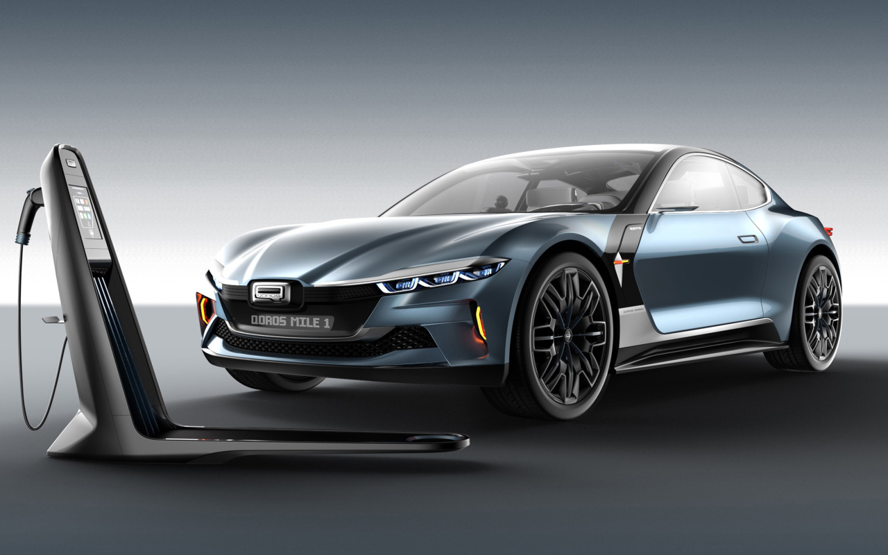 Электромобиль Qoros Mile 1 2018 на заправке