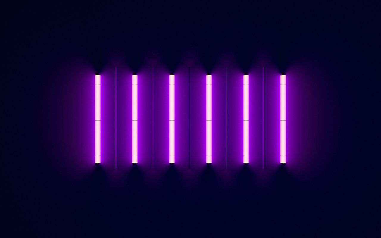 Неоновые светящиеся лампы на синем фоне