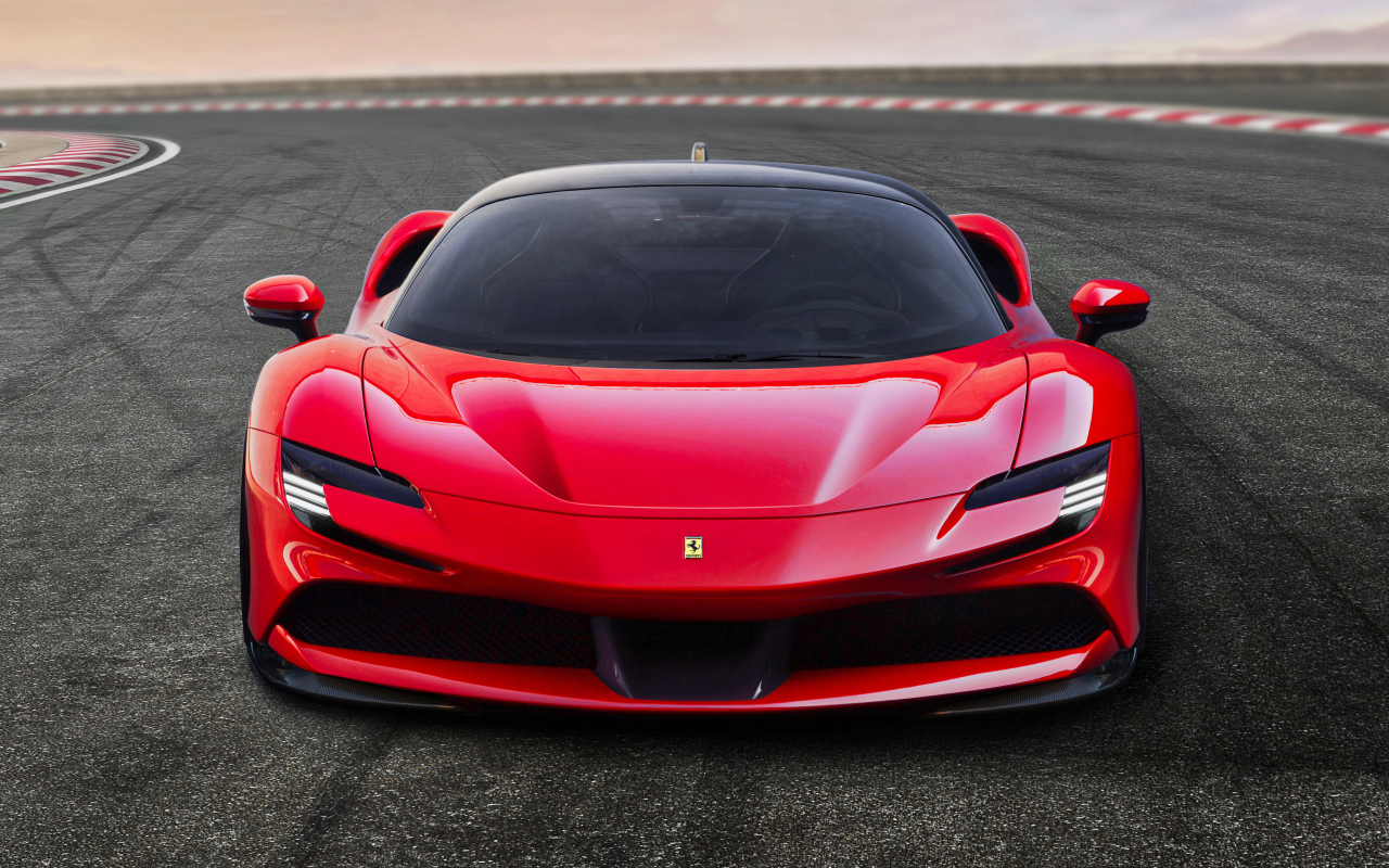 Красный спортивный автомобиль Ferrari SF90 Stradale, 2019 года