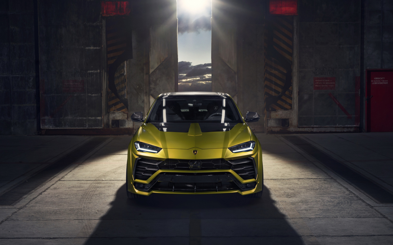 Автомобиль  Lamborghini Urus Esteso 2019 года вид спереди