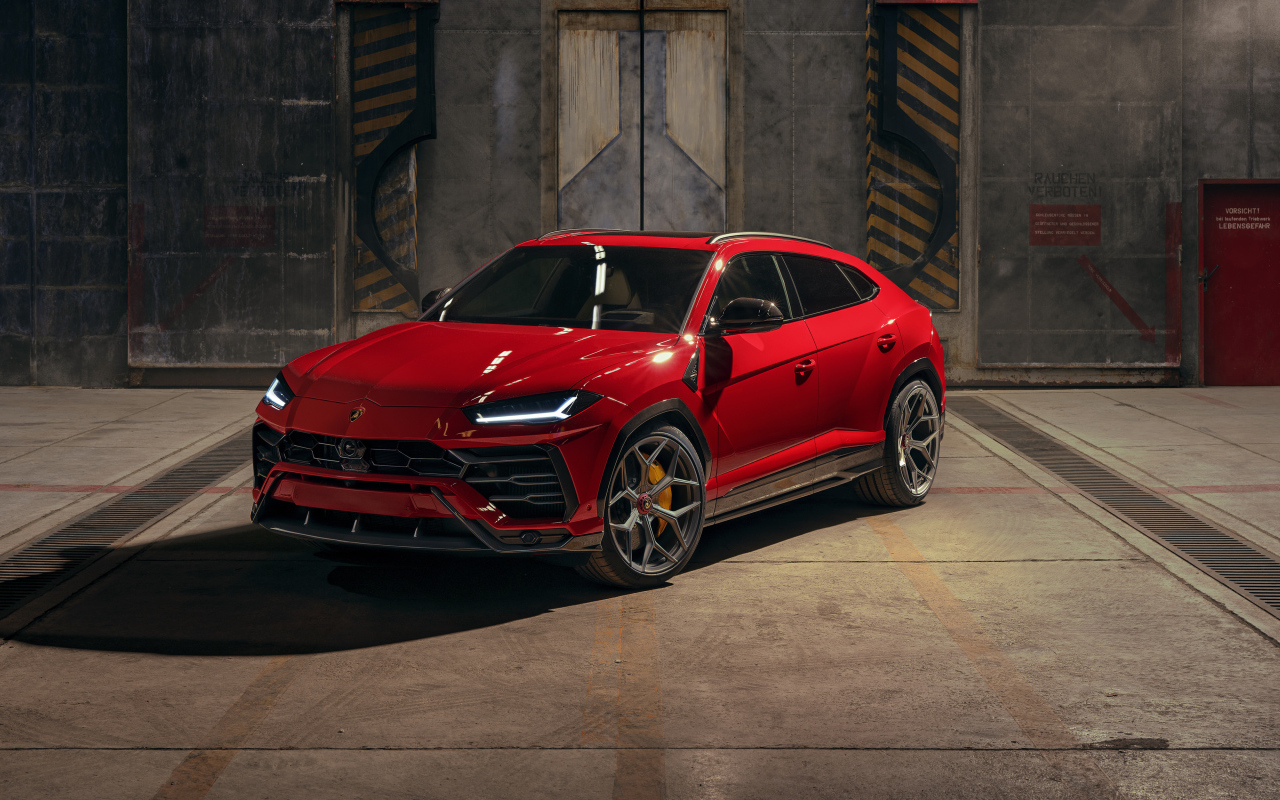 Красный Novitec Lamborghini Urus 2019 года в ангаре