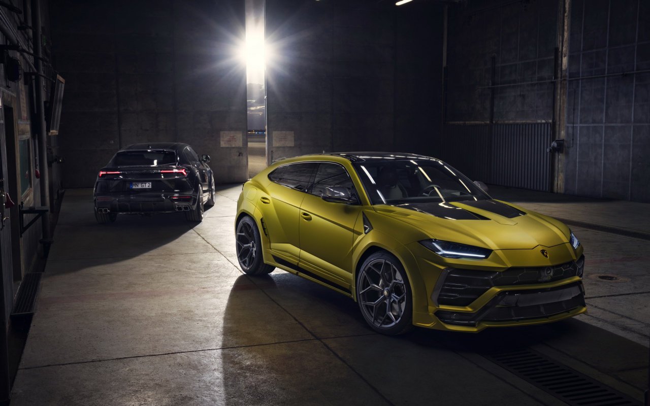 Два автомобиля Novitec Lamborghini Urus Esteso 2019 года в гараже