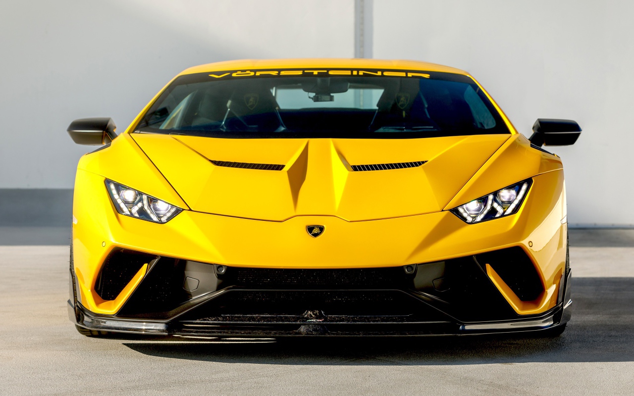 Желтый быстрый Lamborghini Huracan, 2019 года