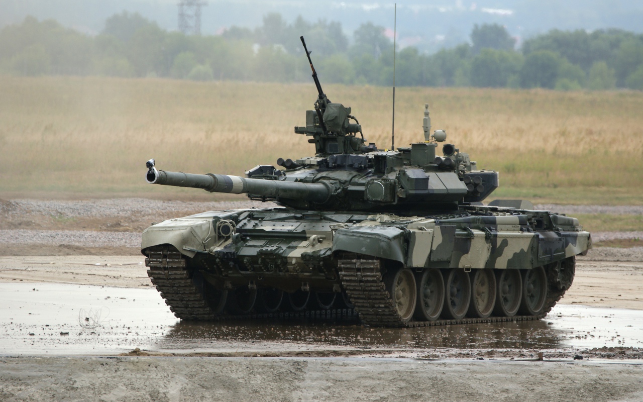 Tank T-90 in the mud