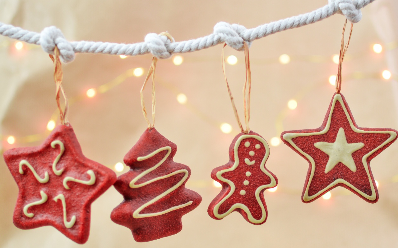 Новогоднее печенье на веревке 