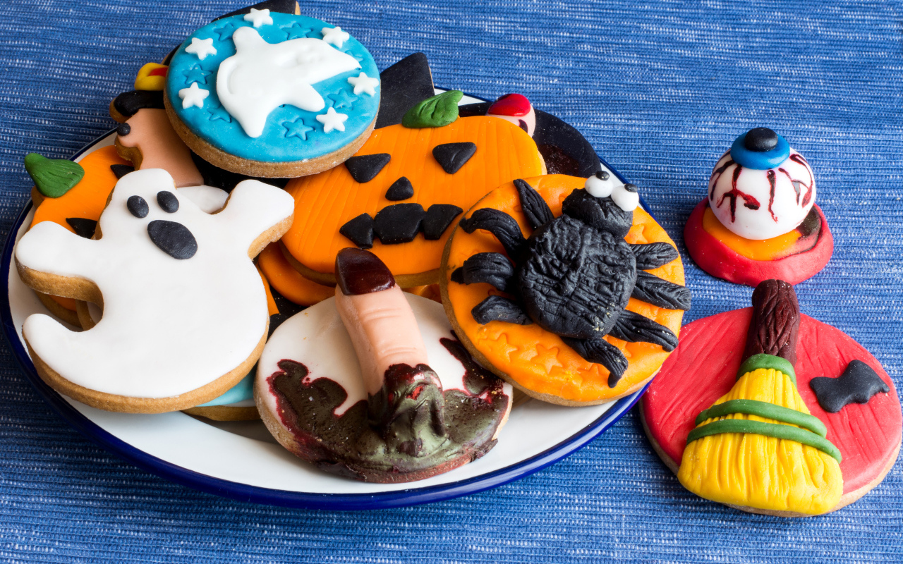 Страшное печенье угощение на праздник Хэллоуин 