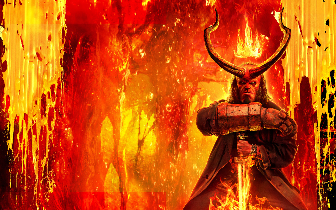 Главный герой фильма Хеллбой 2 на фоне раскаленной лавы