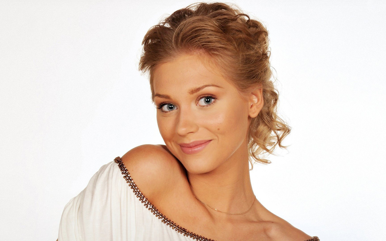 Красивая российская актриса Кристина Асмус