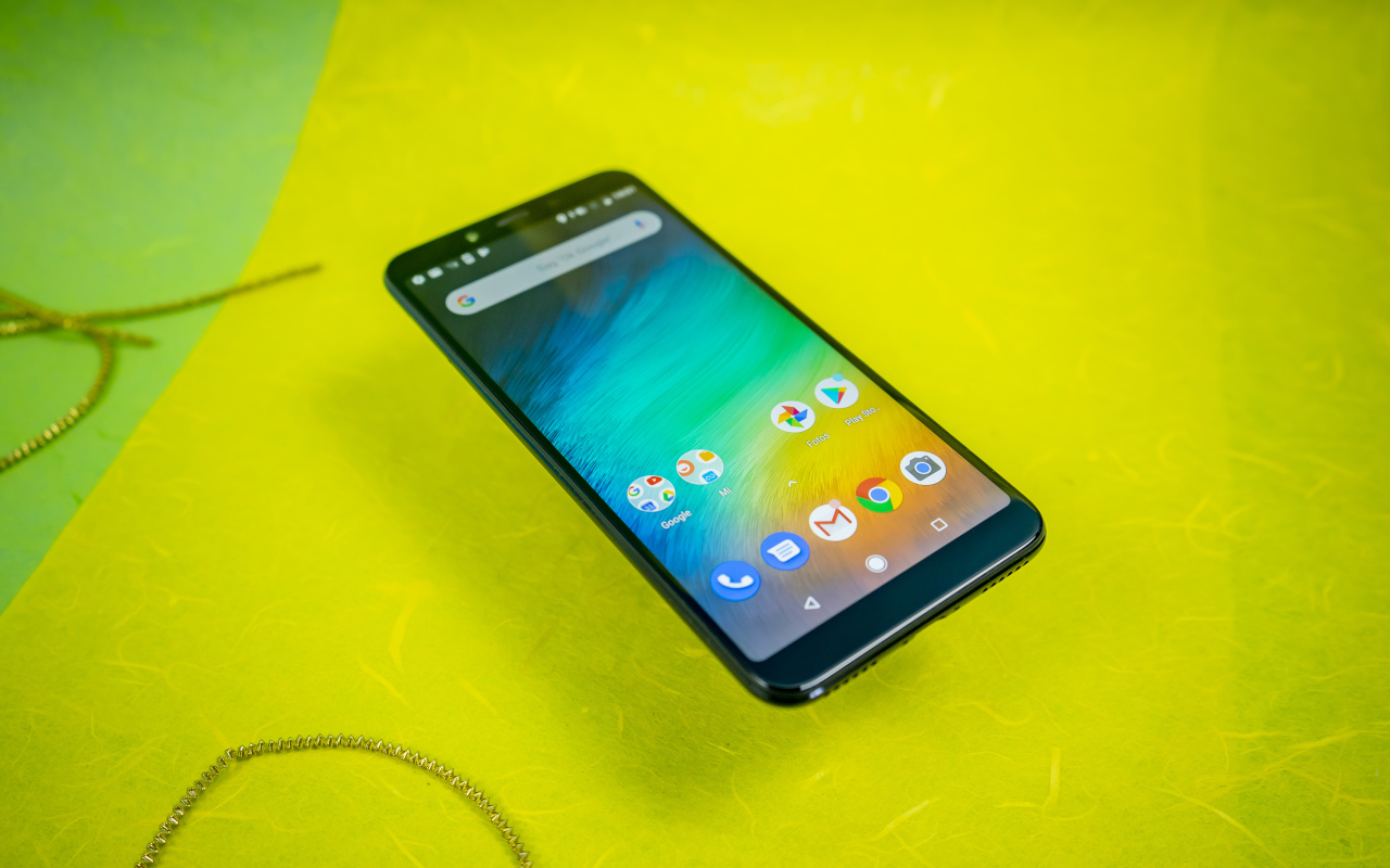 Смартфон Xiaomi Mi A2, 2019 года