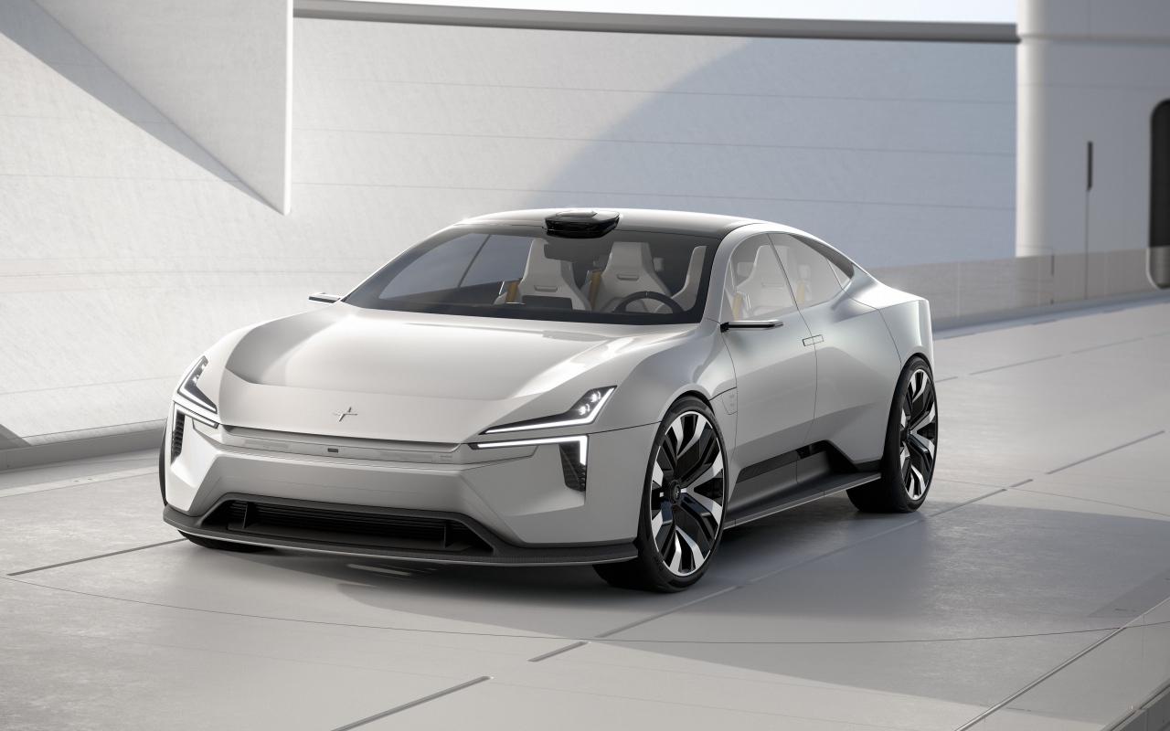 Серебристый автомобиль Polestar Precept 2020 года