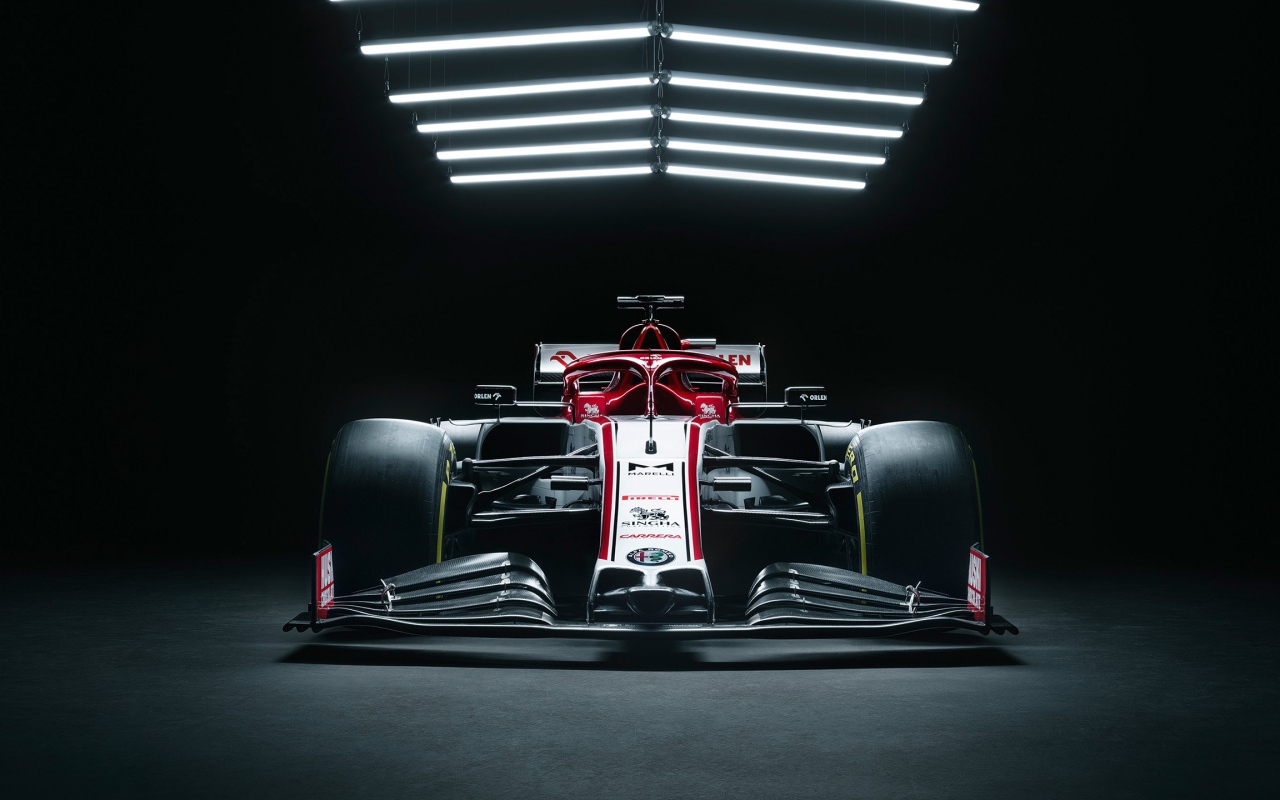 Гоночный автомобиль Alfa Romeo C39 2020 года 