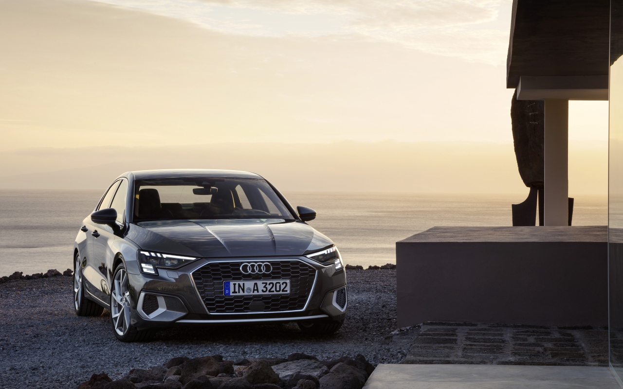 Автомобиль  Audi A3 Sedan 35 TFSI 2020 года у моря