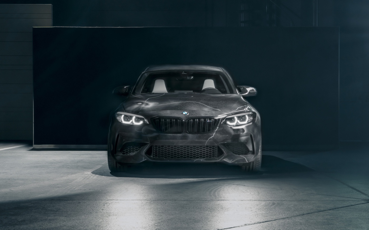 Автомобиль  BMW M2, 2020 года вид спереди