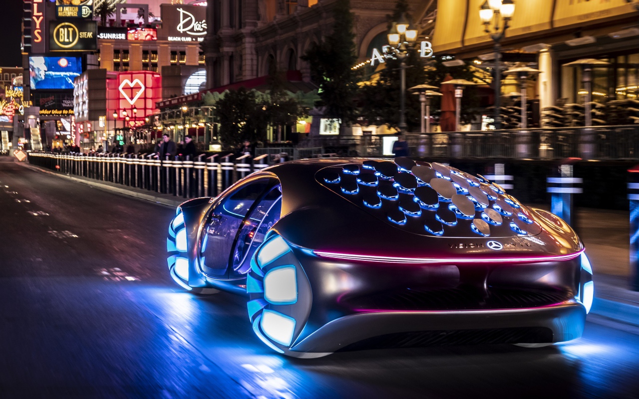 Автомобиль  Mercedes-Benz VISION AVTR, 2020 года с неоновой подсветкой на улице 