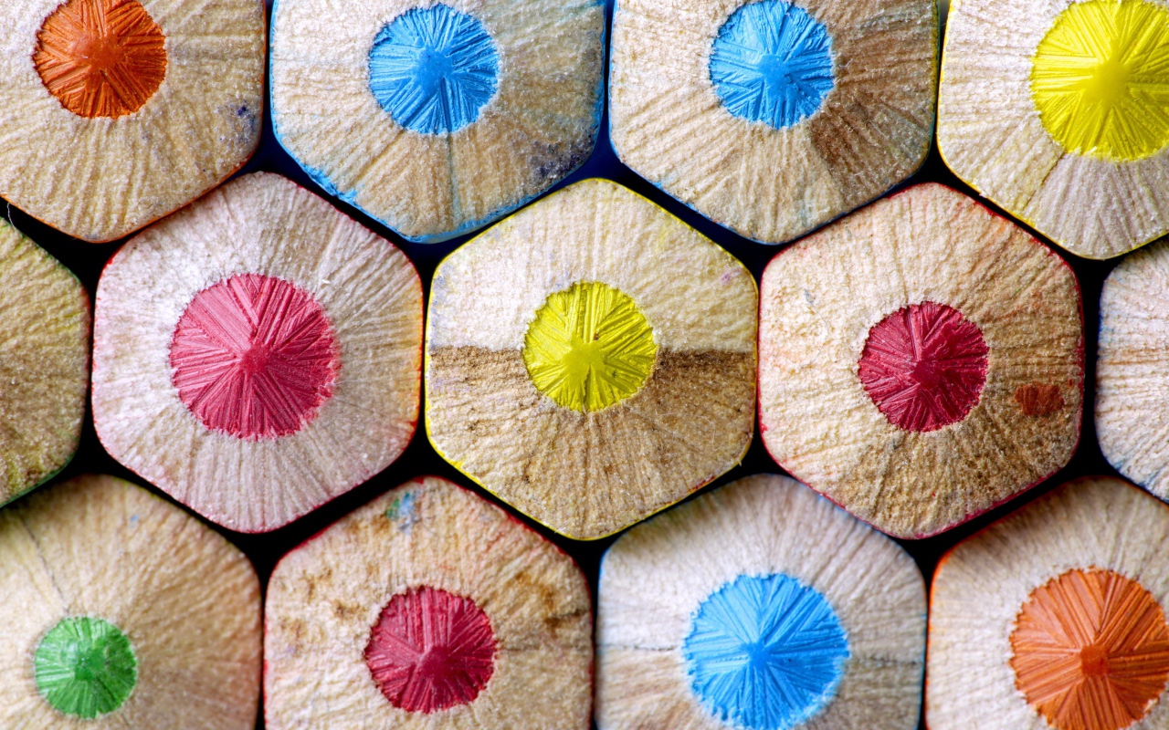 Разноцветные карандаши крупным планом