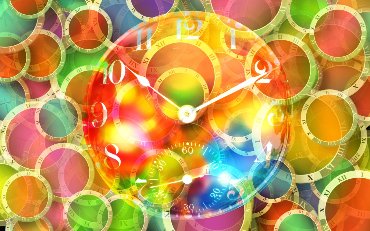 Часы  на необычном фоне