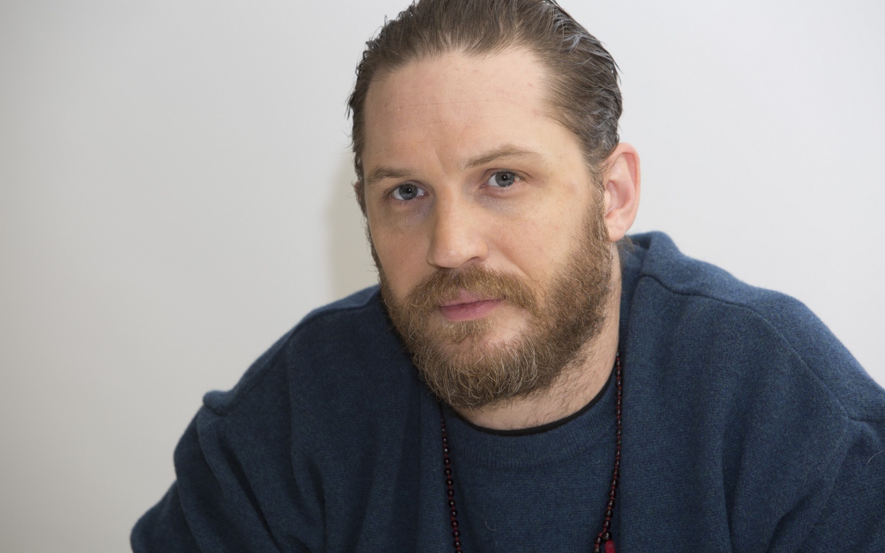 Actor Tom Hardy with a beard on his face