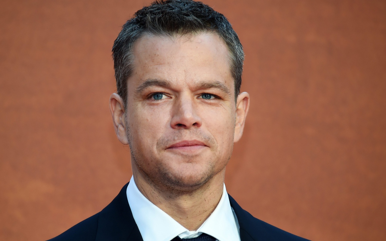 Красивый стильный мужчина, актер Мэтт Деймон