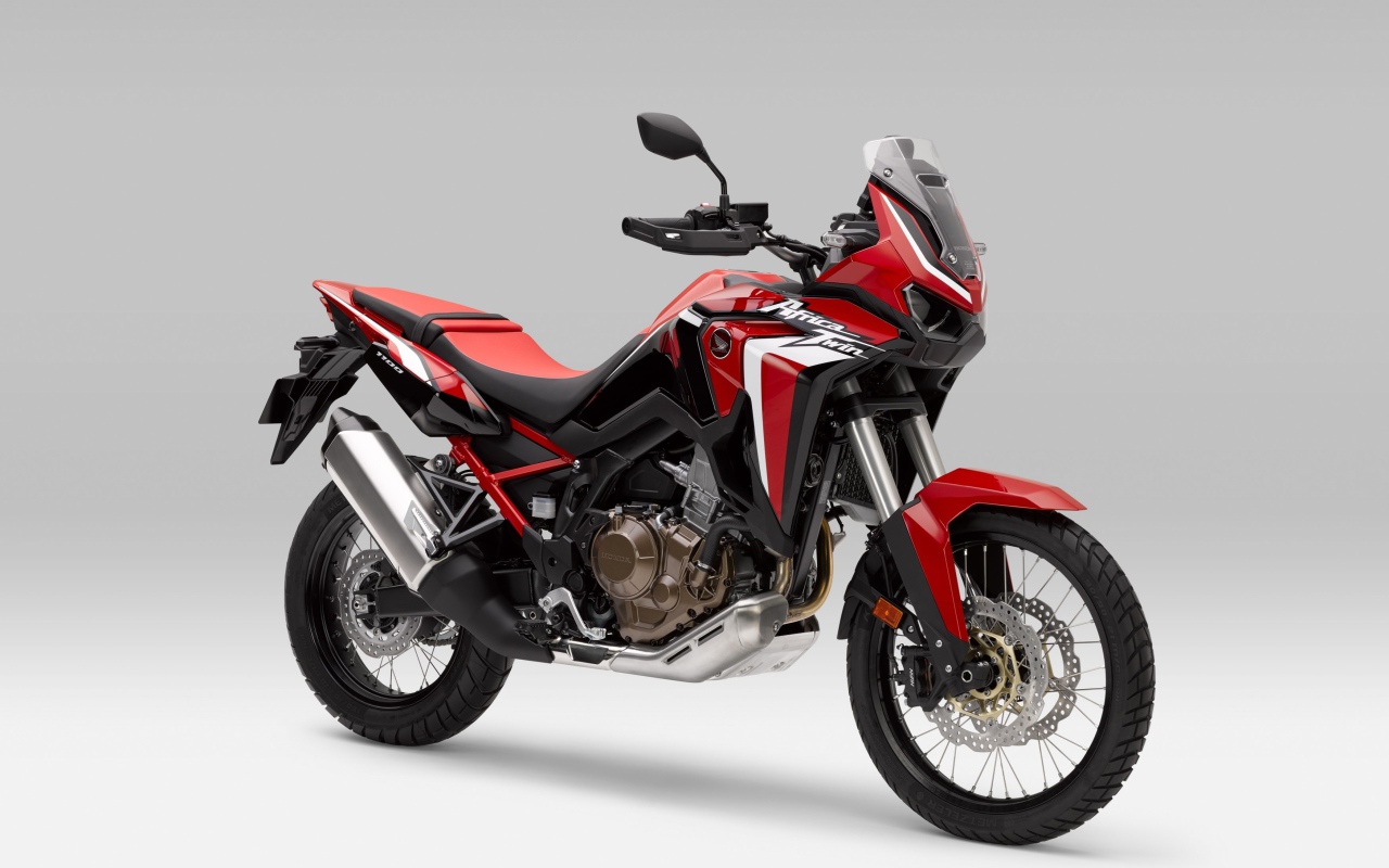 Мотоцикл Honda CRF 1000 D,  2020 года на сером фоне