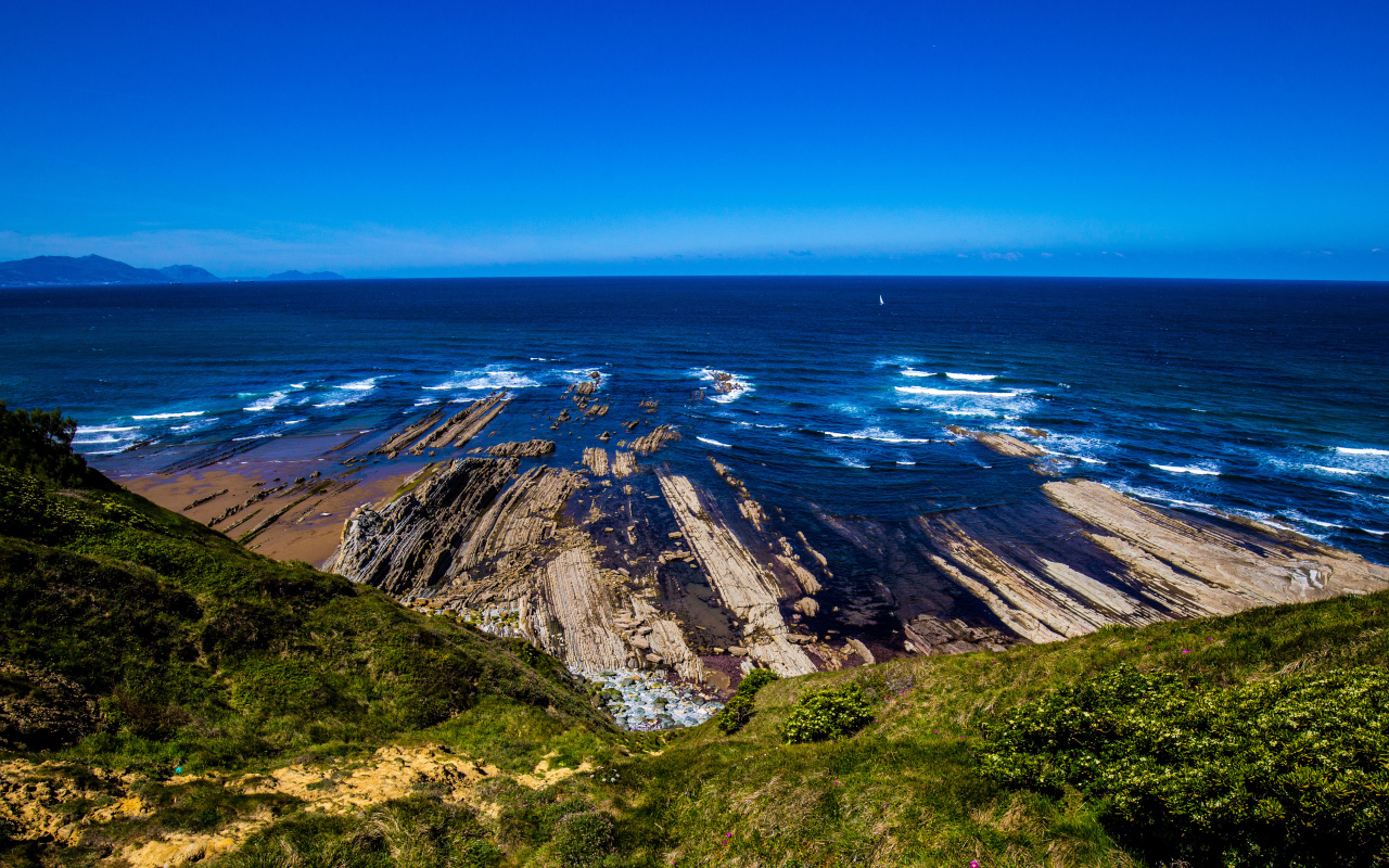 Вид с утеса на морской горизонт, Испания