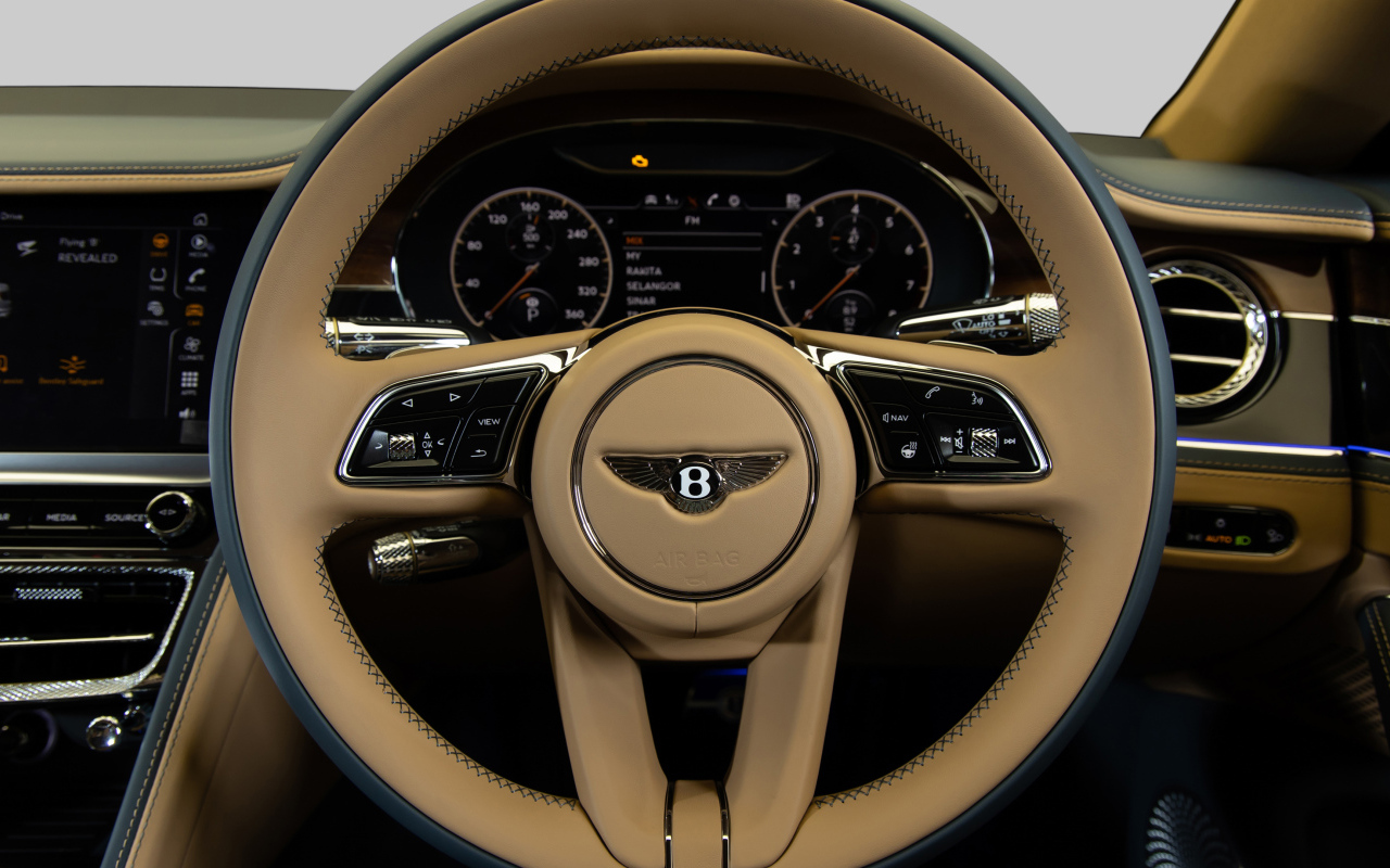 Кожаный руль автомобиля Bentley Flying Spur V8 First Edition 2021 года