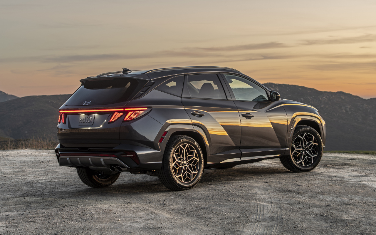 Внедорожник Hyundai Tucson N Line, 2022 года вид сзади