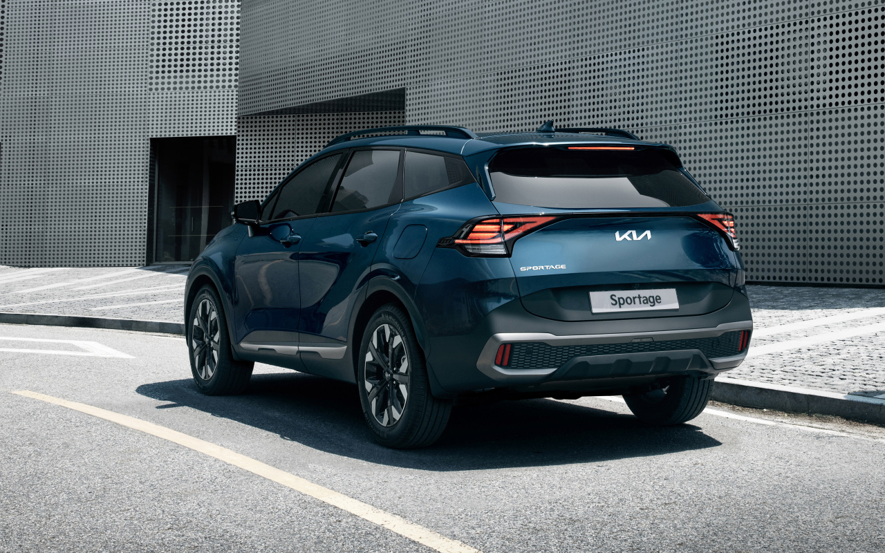 Внедорожник Kia Sportage X-Line 2021 года вид сзади