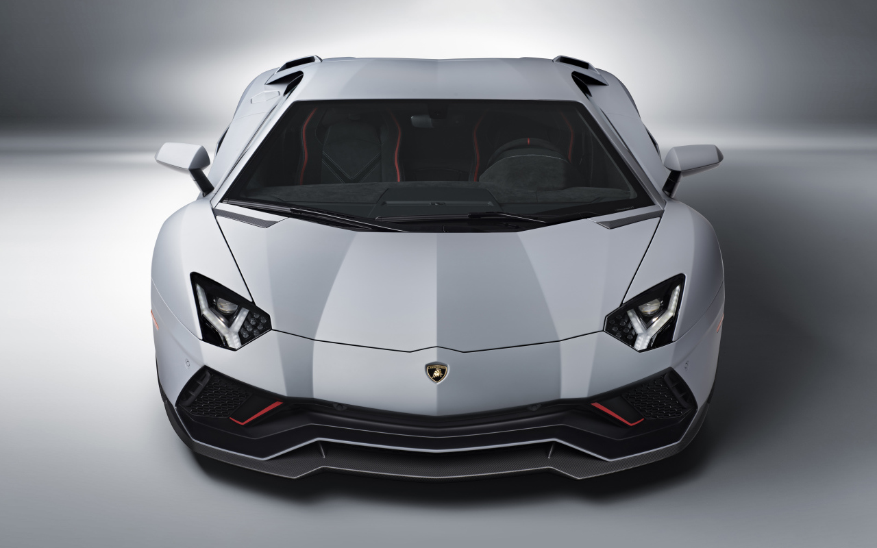 Спорткар Lamborghini Aventador LP 780-4 Ultimate 2021 года вид спереди