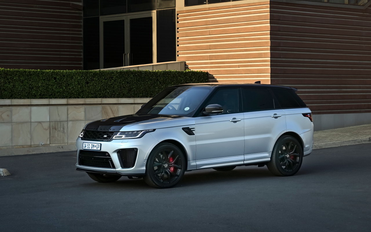 Автомобиль Range Rover Sport SVR Carbon Edition 2021 года в городе