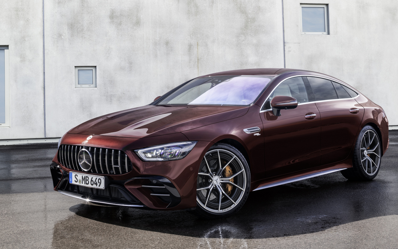 Коричневый автомобиль  Mercedes-AMG GT 53, 2021 года